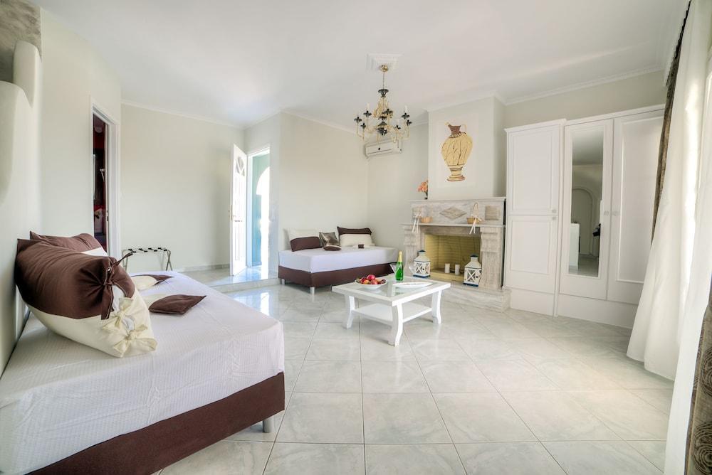 Pantheon Hotel Agios Georgios  Eksteriør bilde