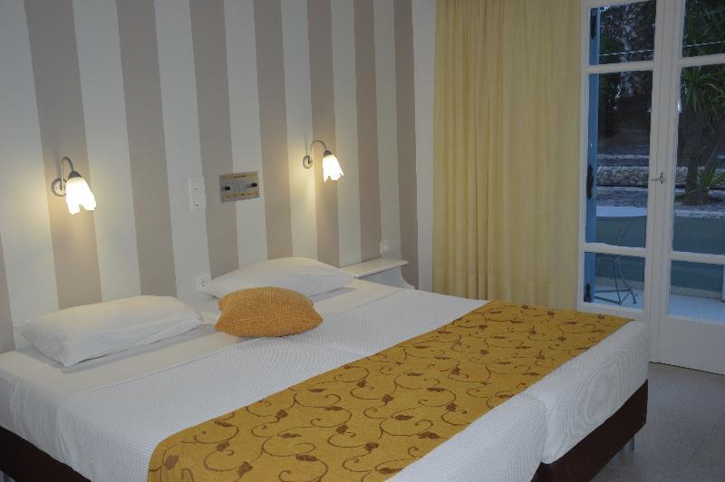 Pantheon Hotel Agios Georgios  Eksteriør bilde